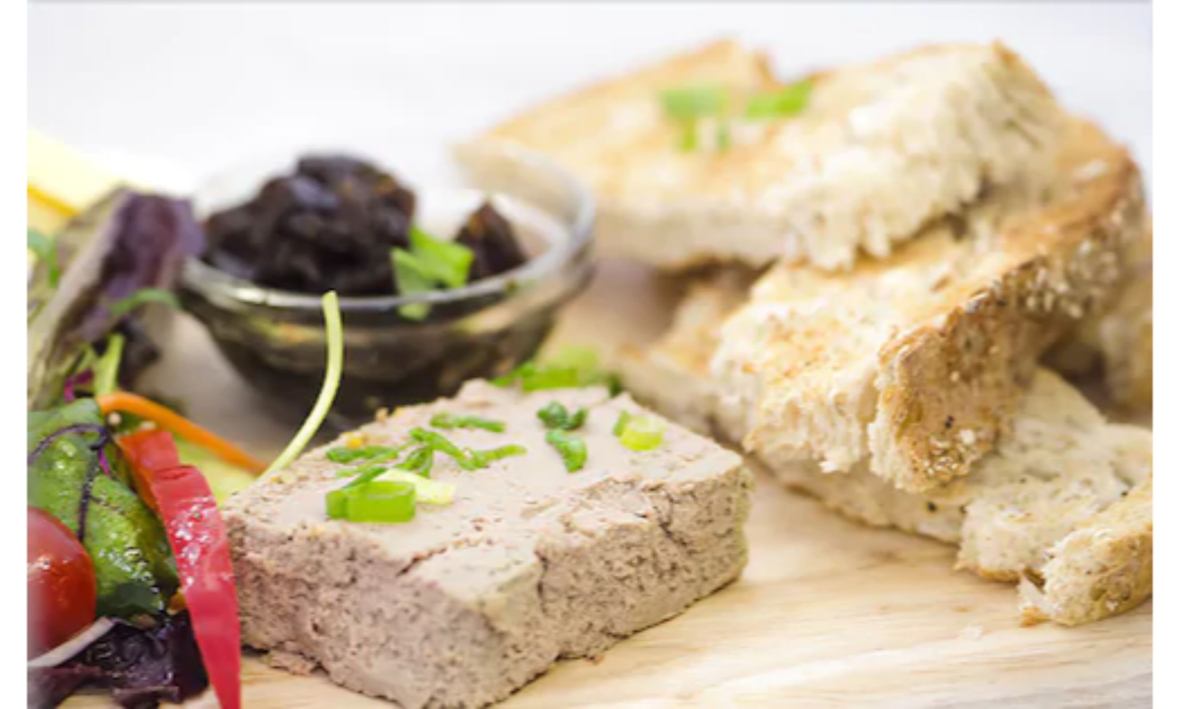 breakfast, lunch, dinner served; british cuisine