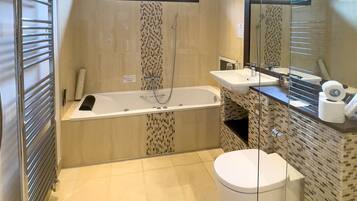 Double or Twin Room | Bathroom