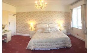 Double or Twin Room | In-room safe, desk, soundproofing, iron/ironing board - Haddon House Hotel (Bridport)