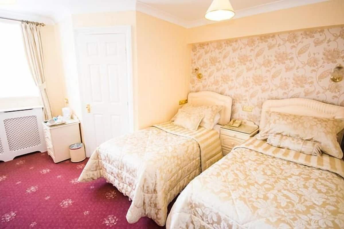 in-room safe, desk, soundproofing, iron/ironing board