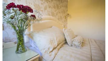 Double or Twin Room | In-room safe, desk, soundproofing, iron/ironing board