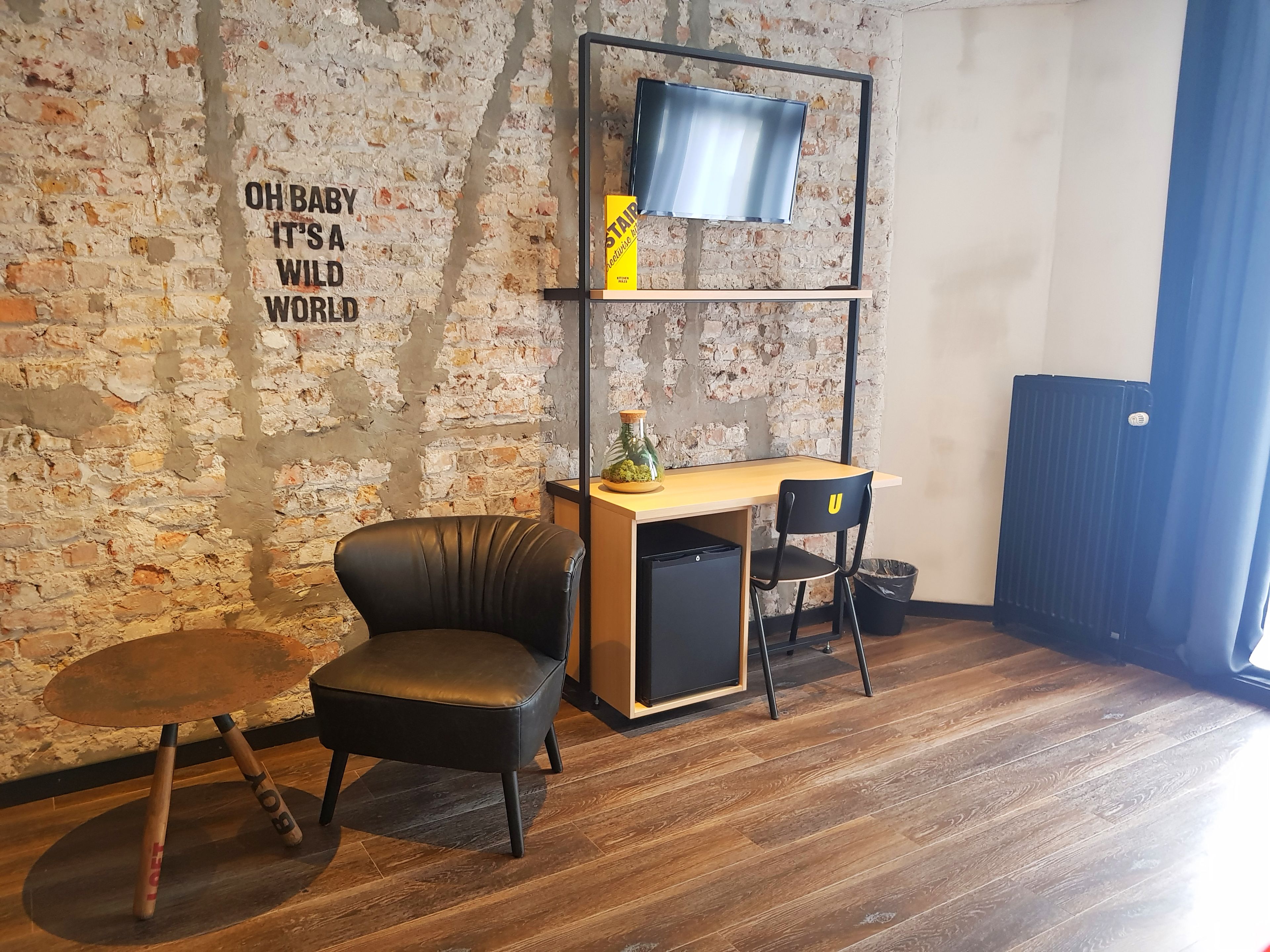 large room, street view | in-room safe, desk, soundproofing, cots/infant beds