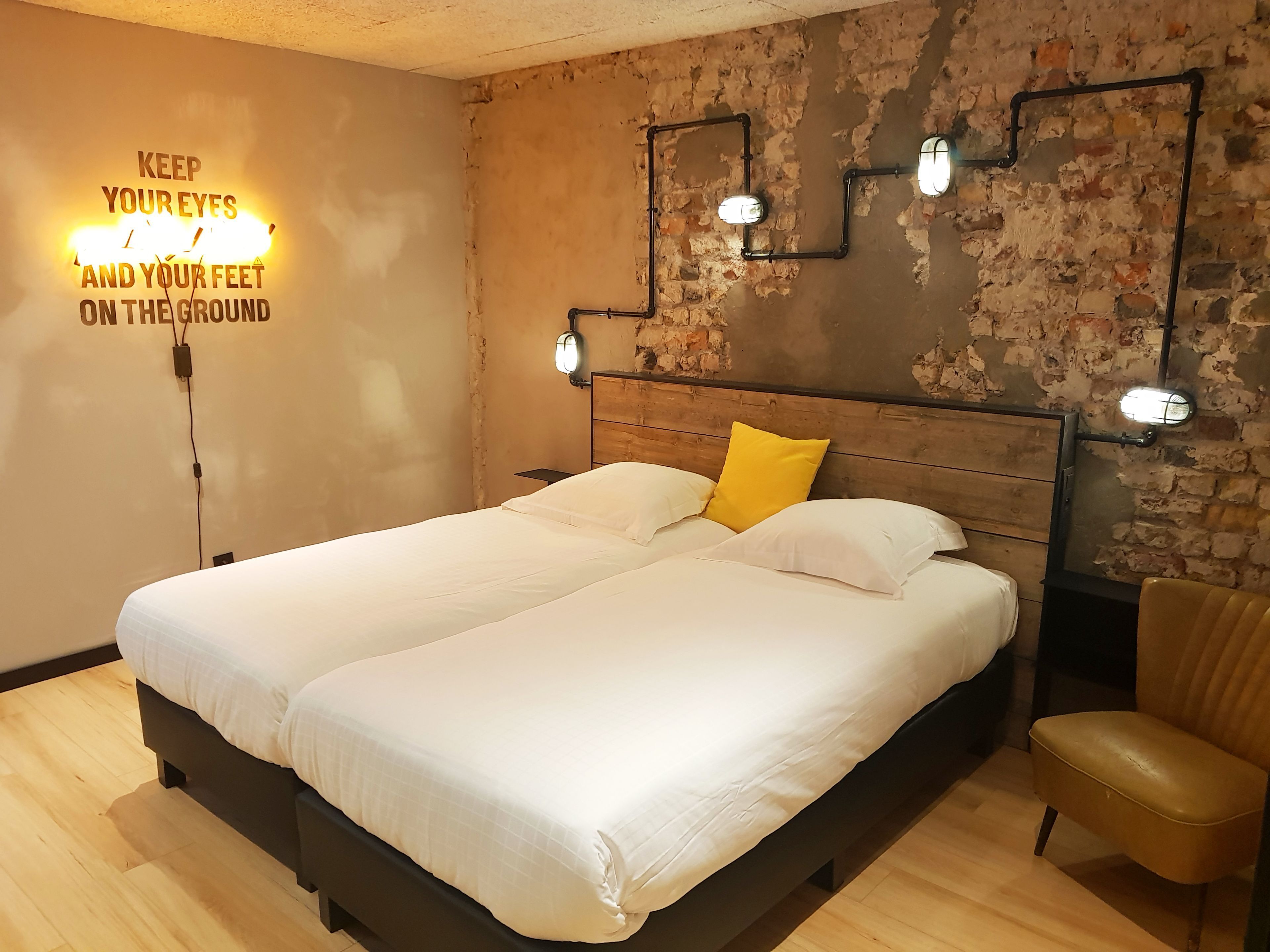 In-room safe, desk, soundproofing, cots/infant beds