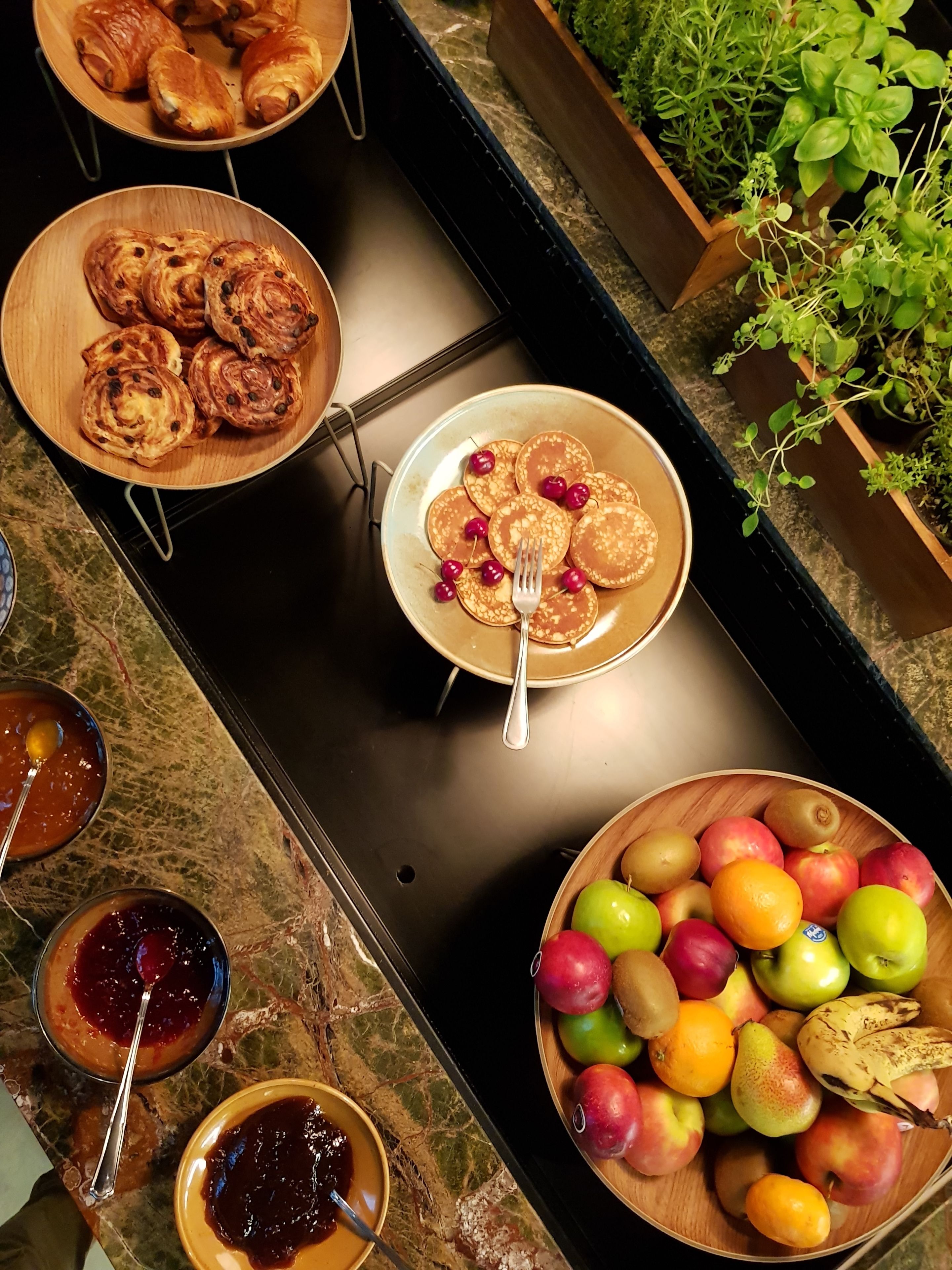 Daily buffet breakfast for a fee