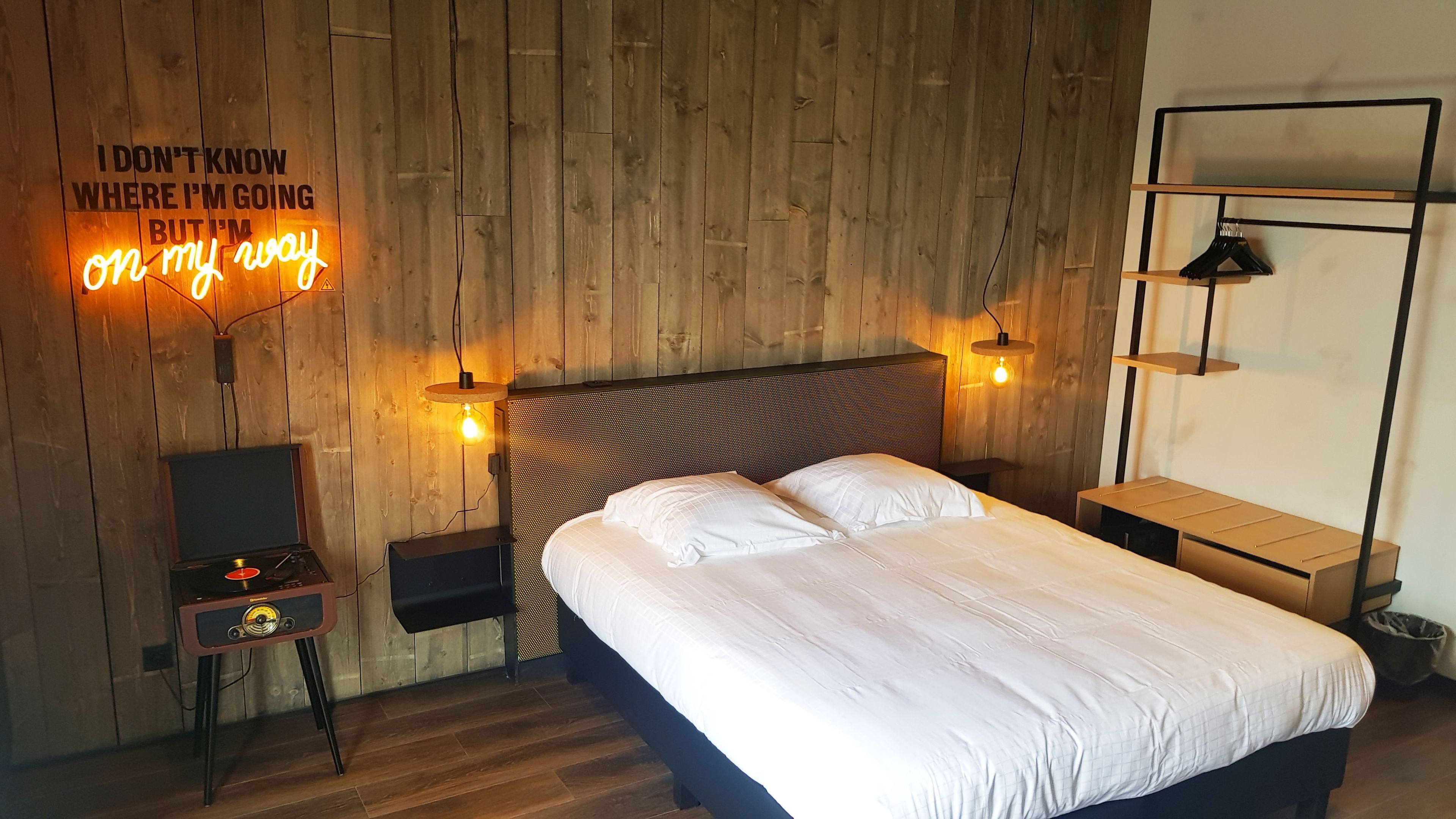 In-room safe, desk, soundproofing, cots/infant beds
