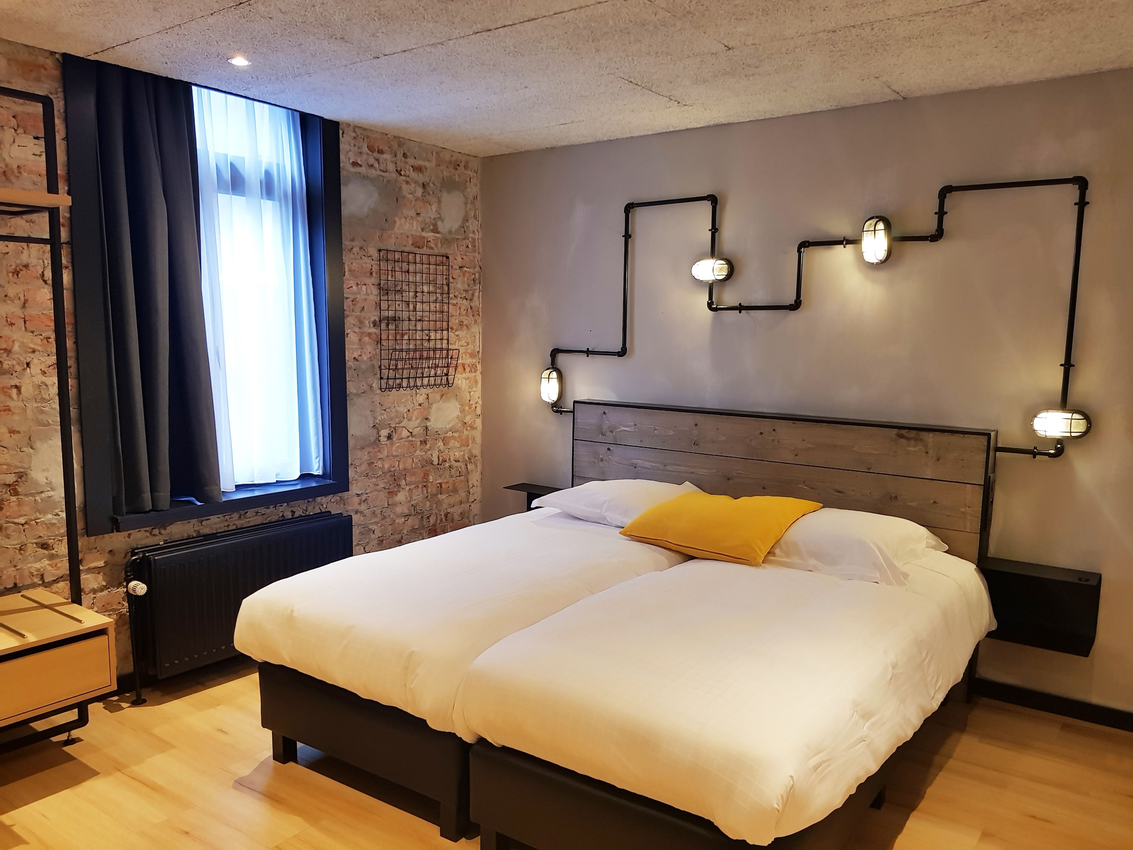 In-room safe, desk, soundproofing, cots/infant beds