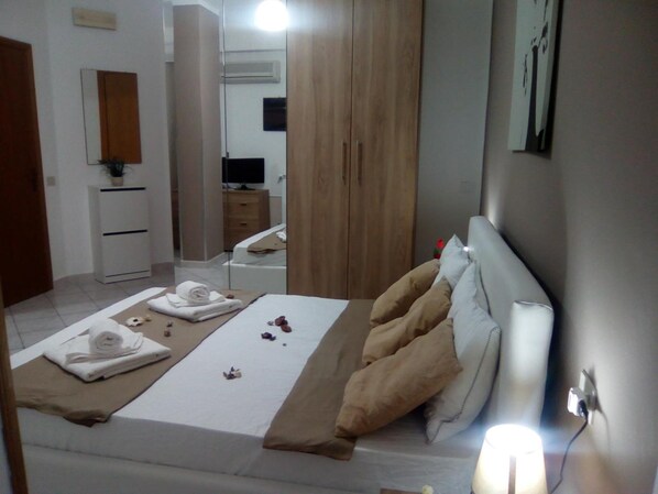 Premium-sengetøj, minibar, skrivebord, gratis Wi-Fi