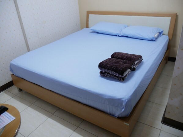 Standard Double Room with Air-conditioner | Wi-Fi gratuit
