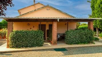 Classic Apartment, 1 Bedroom, Patio, Courtyard View | Terrace/patio