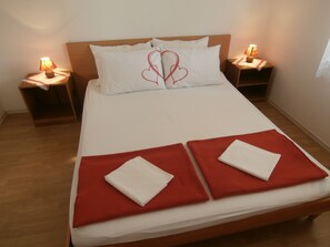 Free WiFi, bed sheets