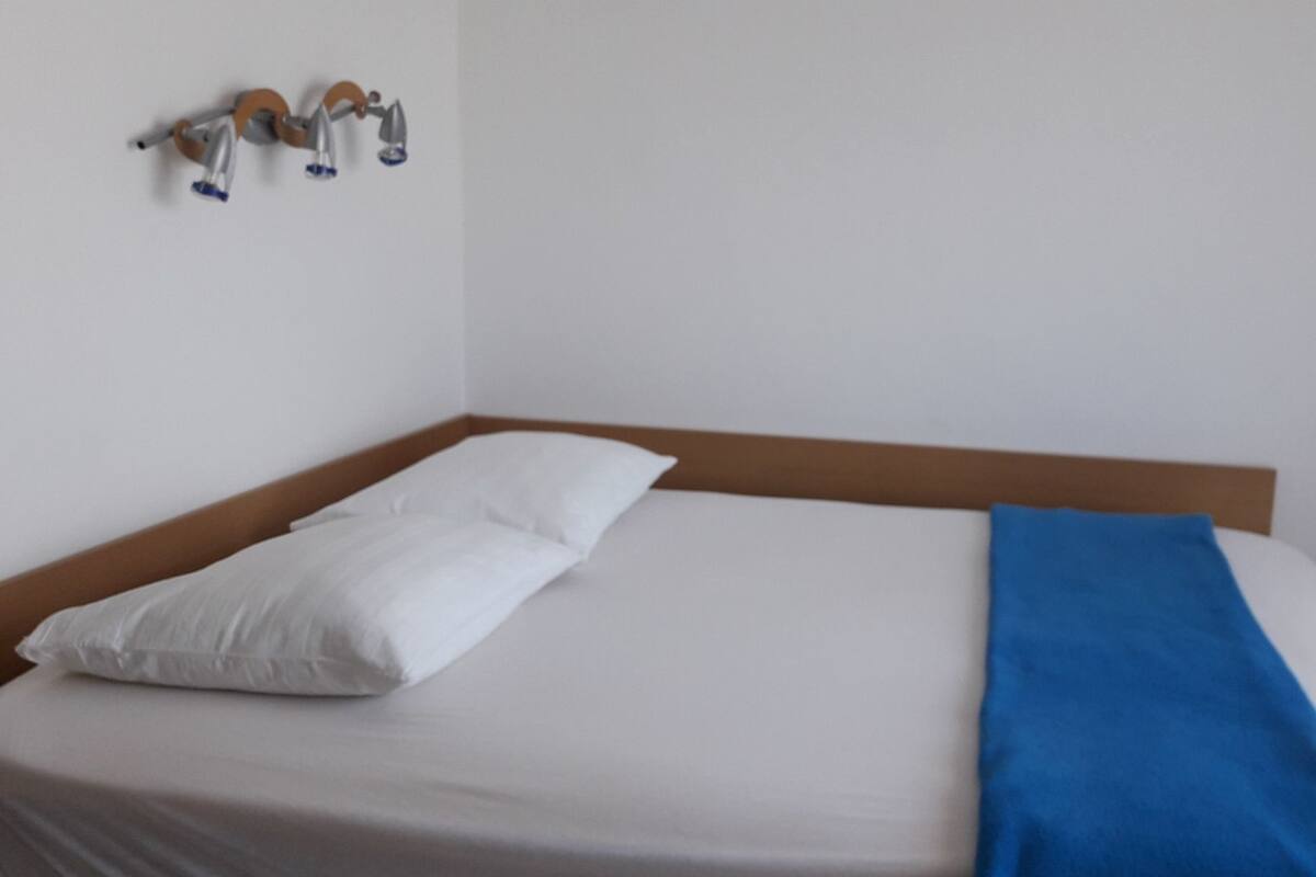 Wifi gratis y ropa de cama