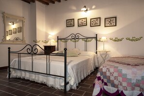 Habitació estàndard, 1 dormitori, amb bany privat, vistes al jardí | Decoració individual, mobiliari individual i escriptori 