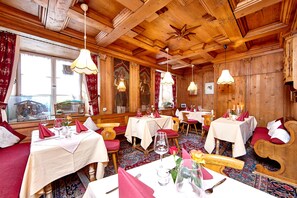 อาหารและเครื่องดื่ม