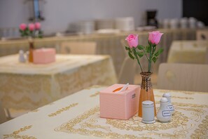 Dining - Holiday Season Motel (Yangon)