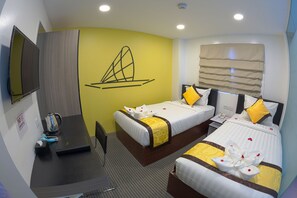 In-room safe, free WiFi, bed sheets - Holiday Season Motel (Yangon)