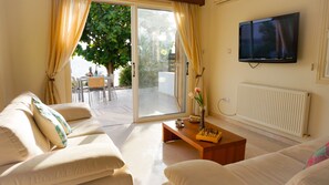 Villa, 4 Bedrooms, Jetted Tub, Sea View | Ruang tamu | TV LED 