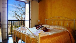 Premium bedding, iron/ironing board, free WiFi, bed sheets - Antico Borgo San Francesco (Longi)
