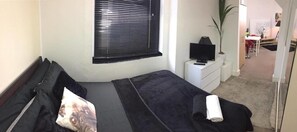 Family Studio | View from room - 101 STAY (London)