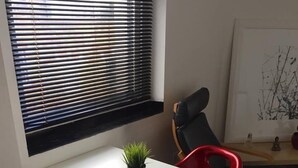 Unclassified image, 3 of 21, button - 101 STAY (London)
