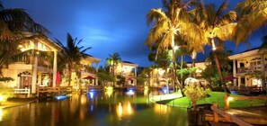 Lake - Swan Lake Villa Resort (Hengchun)