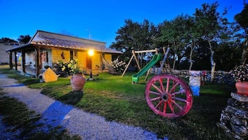 Área de juegos infantiles al aire libre