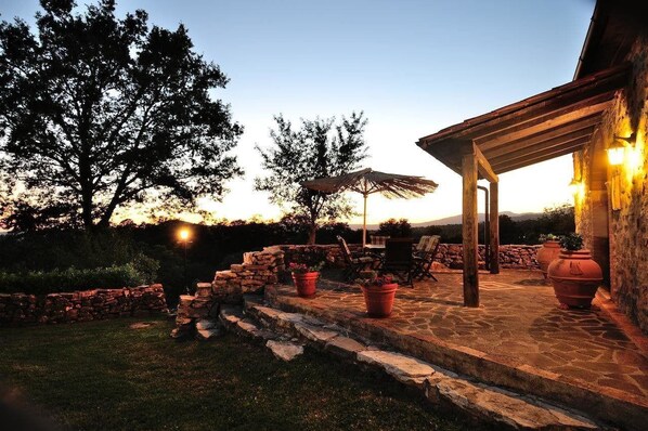 ลานระเบียง/นอกชาน