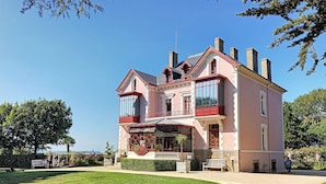 Exterior - Cozy Studio 100m from Beach with Free Wifi, Near Shops in Saint-Pair-sur-Mer (Saint-Pair-sur-Mer)