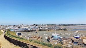 Marina - Cozy Studio 100m from Beach with Free Wifi, Near Shops in Saint-Pair-sur-Mer (Saint-Pair-sur-Mer)