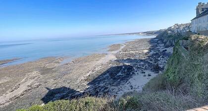 Gemütliche Wohnung, 200m Strand, privater Parkplatz, WiFi