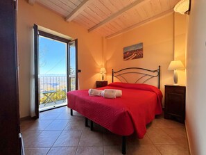 Classic Apartment, 1 Bedroom, Balcony, Mountainside