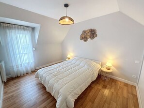 2 bedrooms