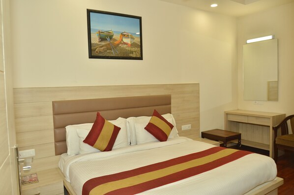 Desk, free WiFi - Hotel Temple Inn (Amritsar)