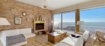 Seafront villa with garden and free Wifi