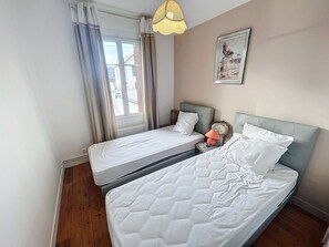 3 室のベッドルーム、WiFi (無料)