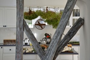 Villa, 6 chambres, piscine privée, vue mer | Coin séjour