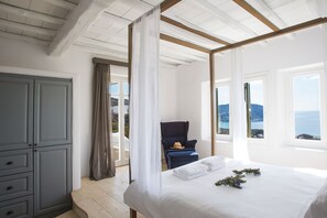 Villa, 6 Bedrooms, Private Pool, Sea View | 1 bedroom, premium bedding, minibar, in-room safe - Villa Artisti Mykonos (Mykonos)