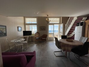 Dining - Charming beachfront duplex with veranda (Jullouville)