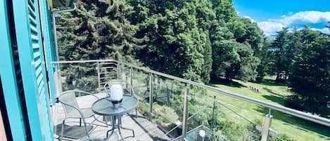 Superior-Apartment, eigenes Bad (Blau) | Blick vom Balkon