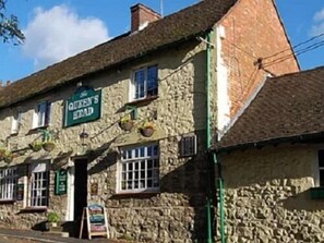 Exterior - The Queens Head (Oxford)