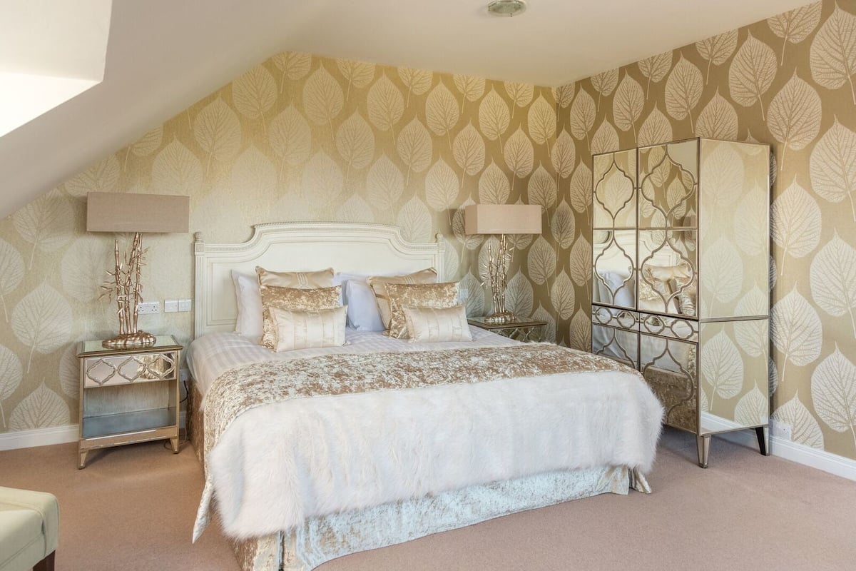 Junior Suite, Sea View | Egyptian cotton sheets, premium bedding, in-room safe, desk