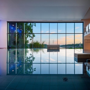 Indoor pool, pool loungers