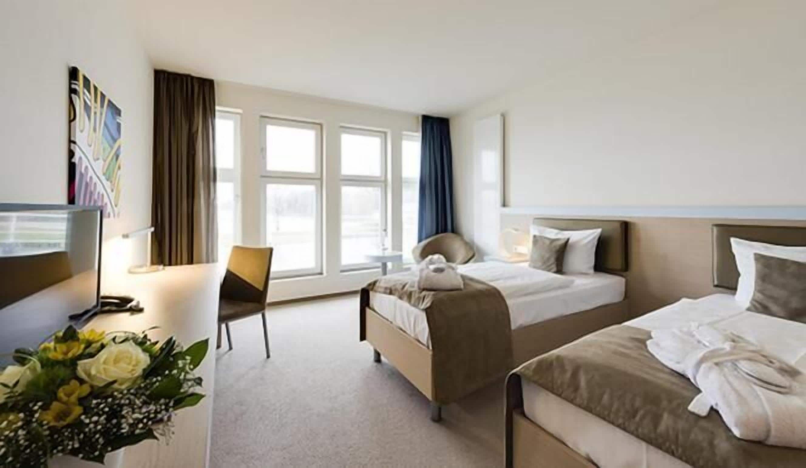 1 bedroom, in-room safe, desk, blackout curtains