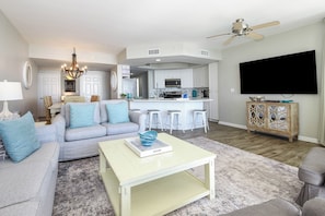 Smart TV - Remodeled, elegant beachfront condo w/private balcony! 🐚 (Destin)