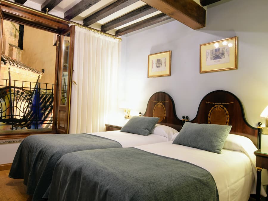 Quarto casal ou duplo | Roupas de cama premium, frigobar, espaço de trabalho para notebook