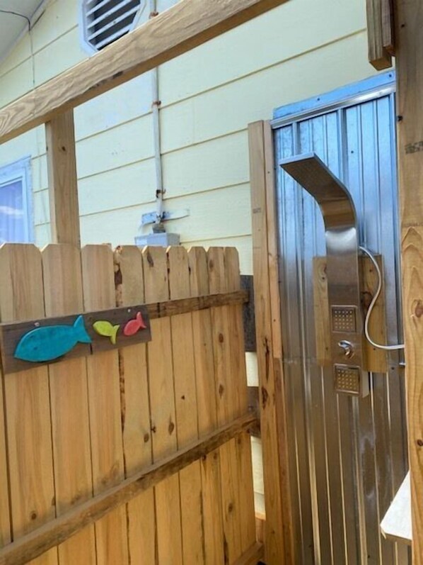 Property grounds - The Charter House formally known as The Charter Room. A 3 bedroom house for rent (Ocracoke)