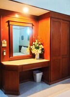 Minibar, güneşlik/perde, ücretsiz kablosuz İnternet 