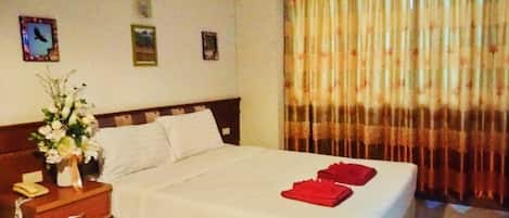 스탠다드 더블룸 | 미니바, 암막 커튼, 무료 WiFi