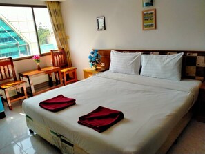Standard Double Room | Minibar, blackout curtains, free WiFi - China Garden Hotel (Hat Yai)