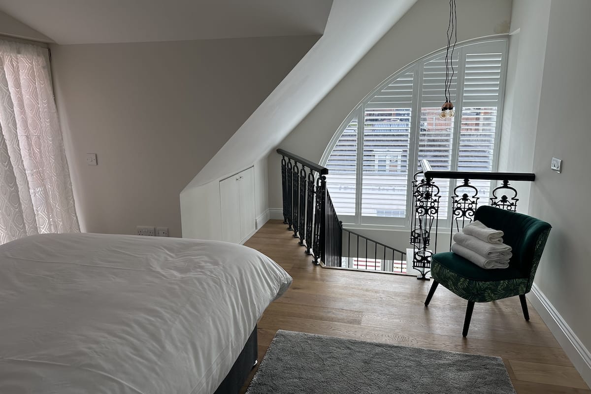 comfort apartment, 1 double bed | living area | flat-screen tv