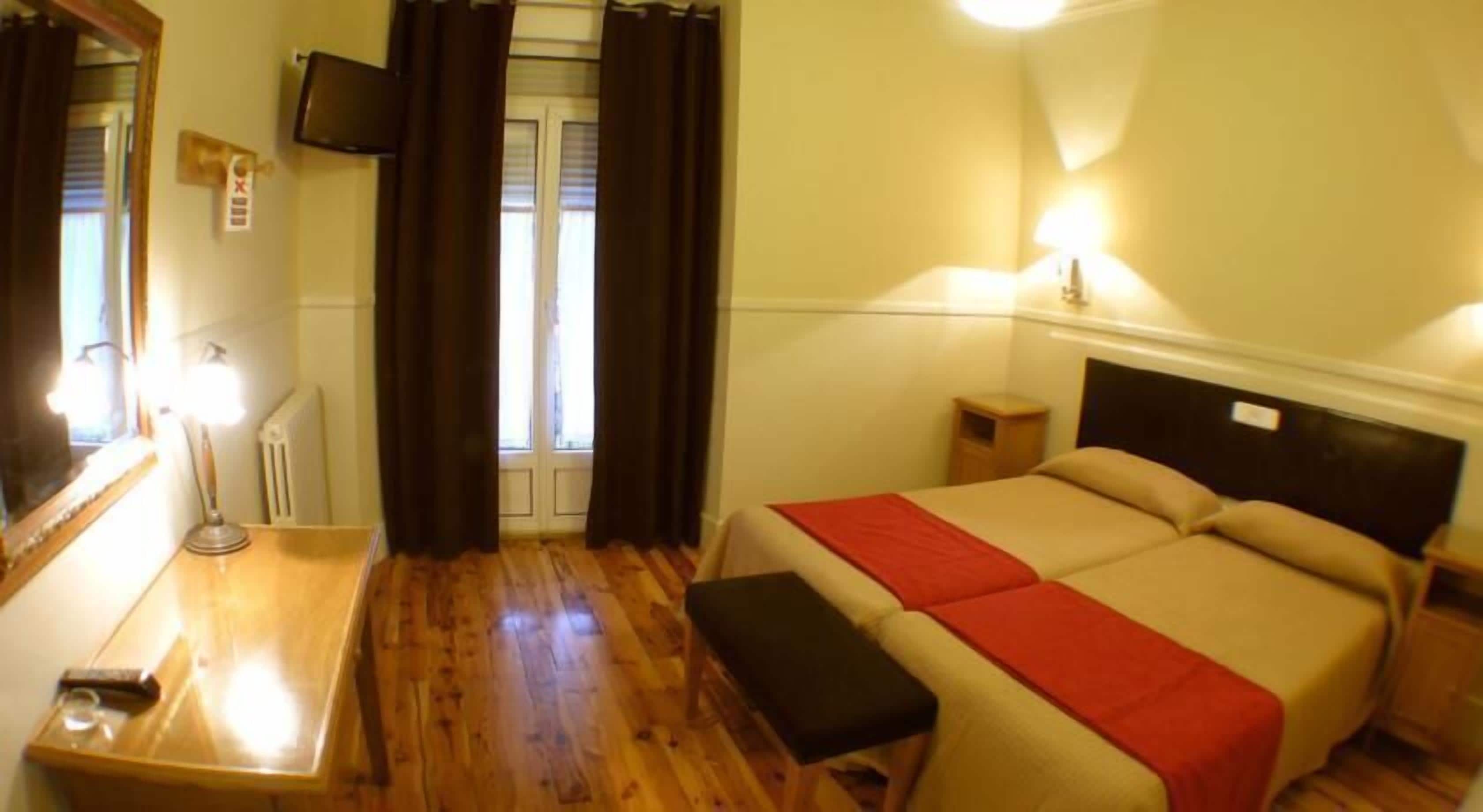 Foto - Hostal Canovas